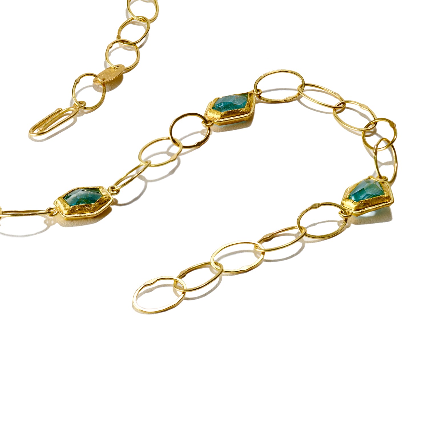 Aquamarine On Oval Link Chain